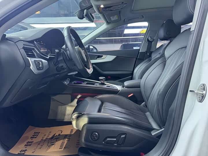 Фото 5 - Audi A4L