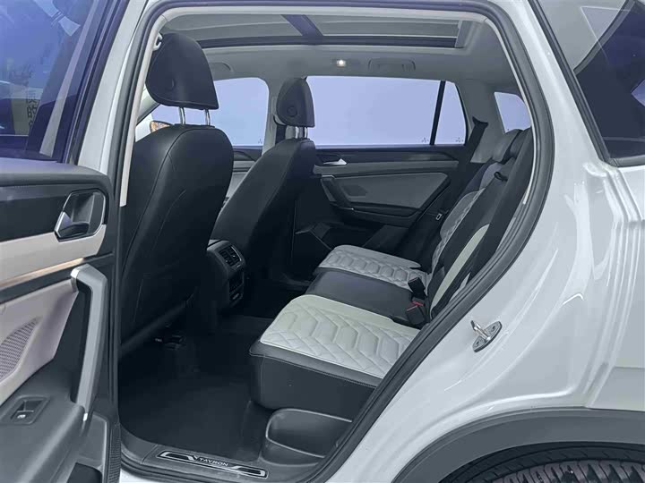 Фото 8 - Volkswagen Tayron