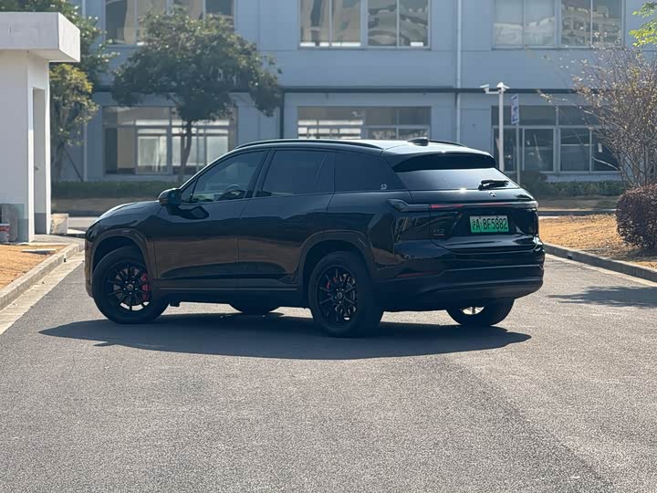 Фото 2 - Nio ES7