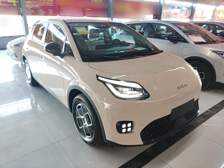 Фото 4 - GAC Aion UT