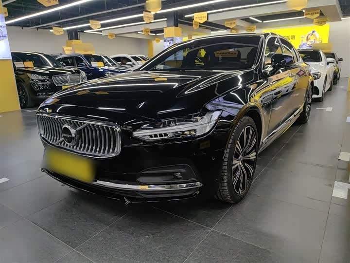 Фото 1 - Volvo S90