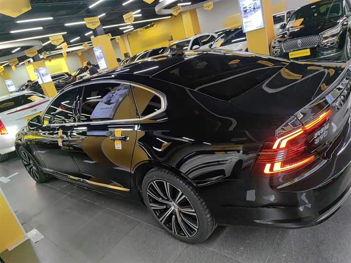 Фото 5 - Volvo S90