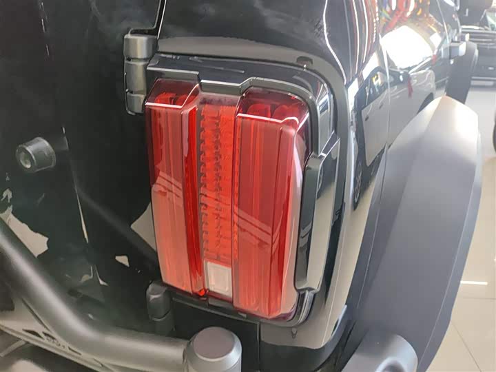 Фото 8 - Tank 300