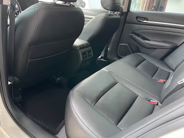 Фото 5 - Nissan Teana