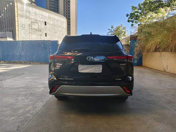 Фото 8 - Toyota Highlander