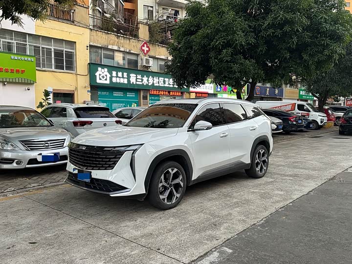 Фото 1 - Geely Atlas L