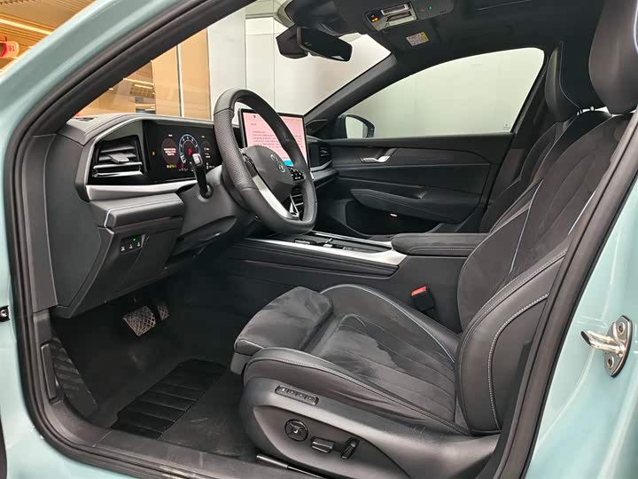 Фото 8 - Volkswagen Passat