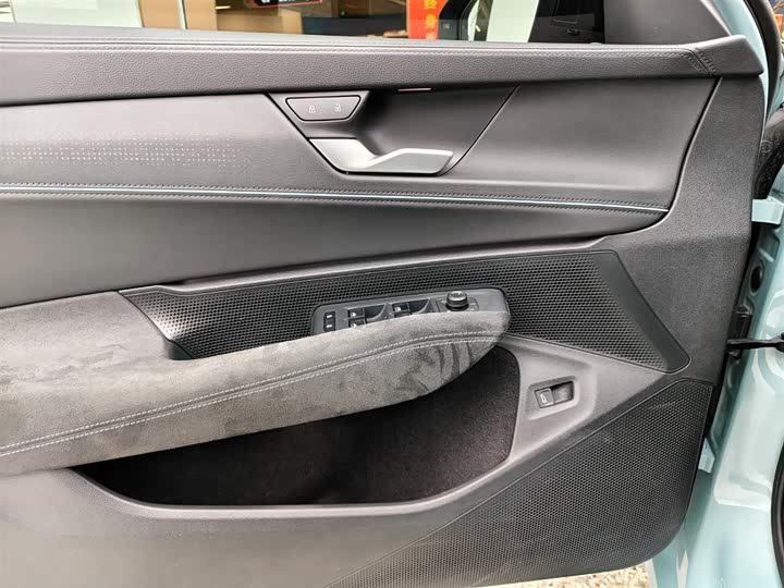 Фото 9 - Volkswagen Passat