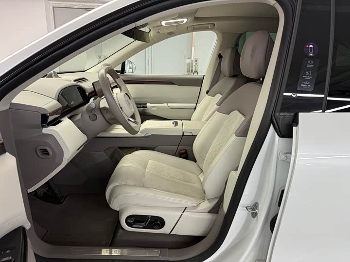 Фото 4 - Zeekr 7X