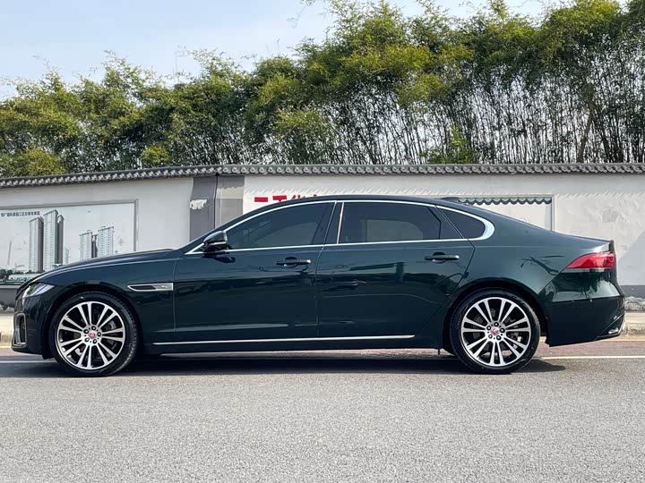 Фото 3 - Jaguar XF L