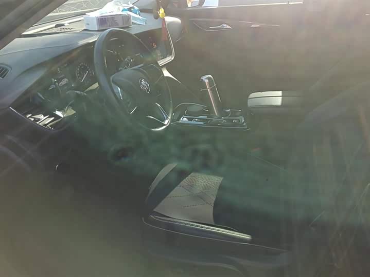 Фото 9 - Buick Envision Plus