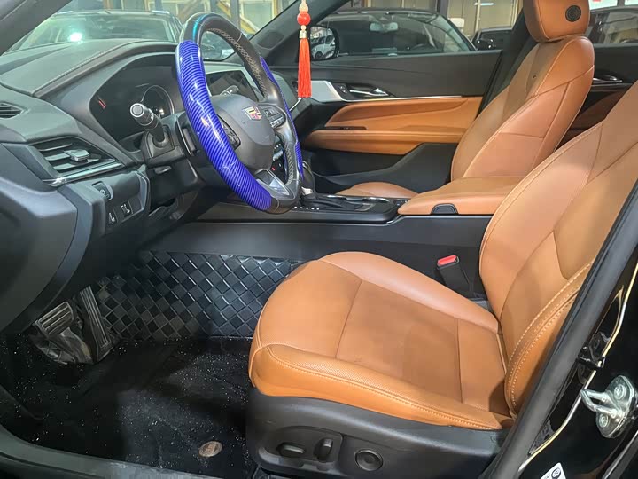 Фото 7 - Cadillac CT4