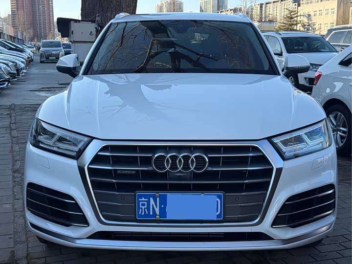 Фото 2 - Audi Q5L