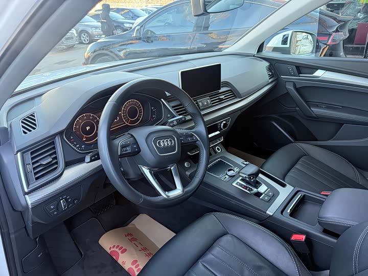 Фото 4 - Audi Q5L