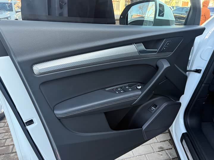 Фото 5 - Audi Q5L