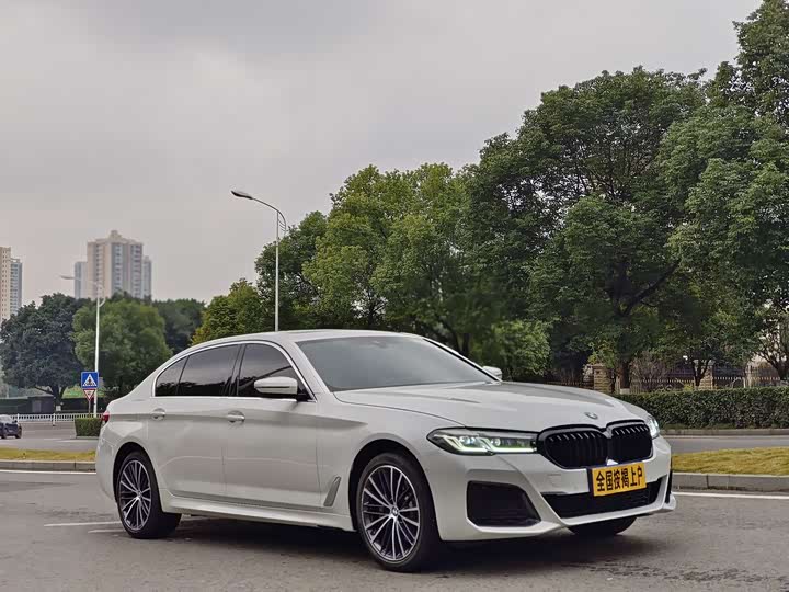 Фото 3 - BMW 5 Series