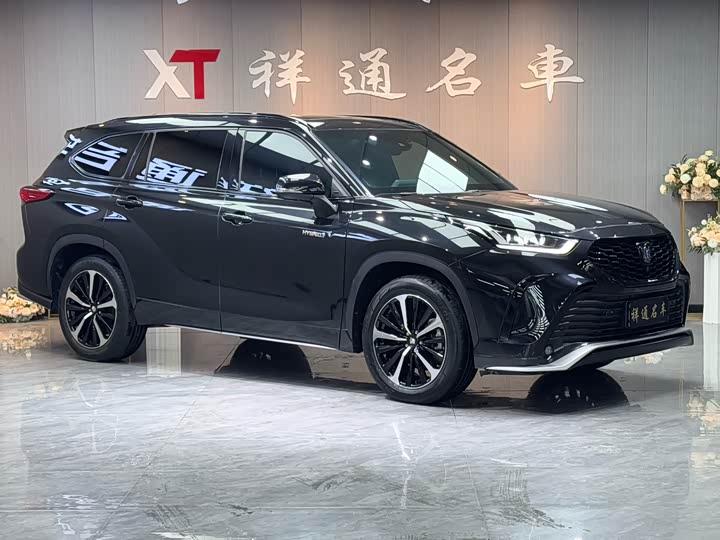 Фото 3 - Toyota Crown Kluger