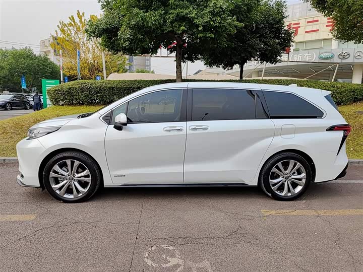 Фото 3 - Toyota Sienna