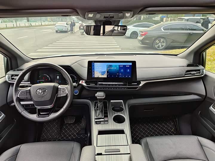 Фото 6 - Toyota Sienna