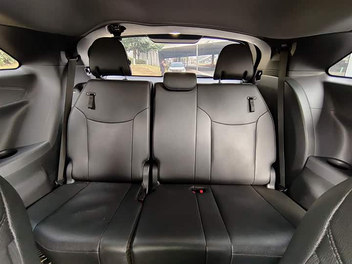 Фото 9 - Toyota Sienna