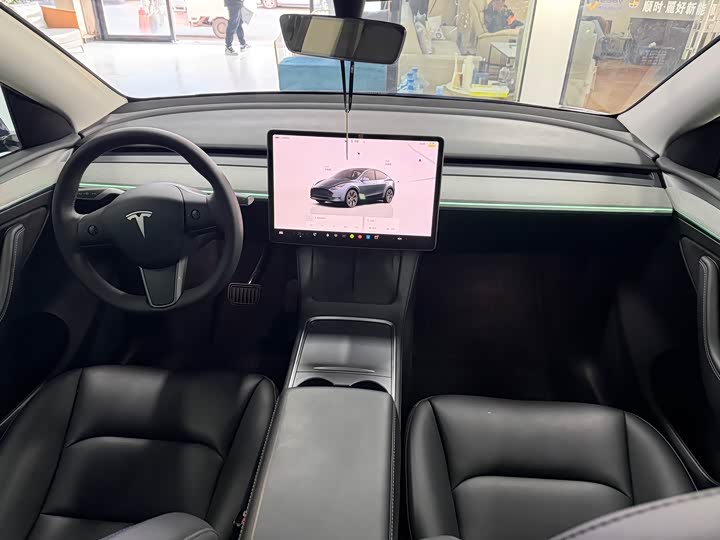 Фото 8 - Tesla Model Y