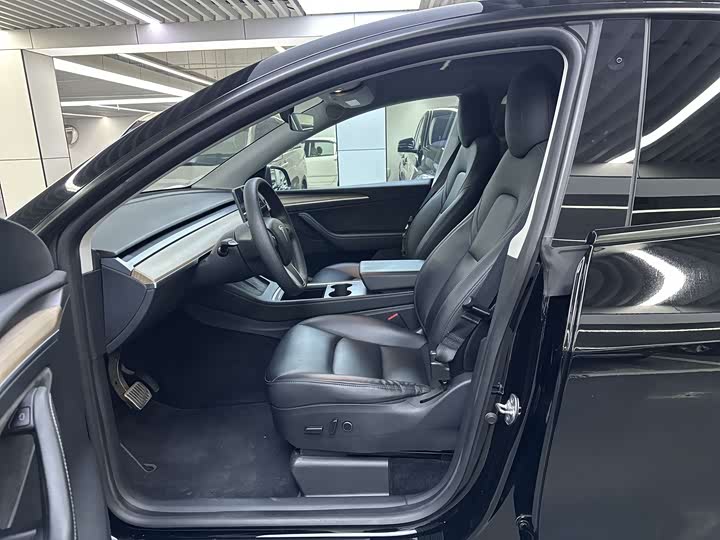 Фото 6 - Tesla Model Y