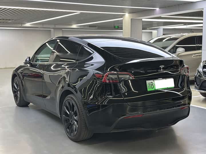 Фото 9 - Tesla Model Y