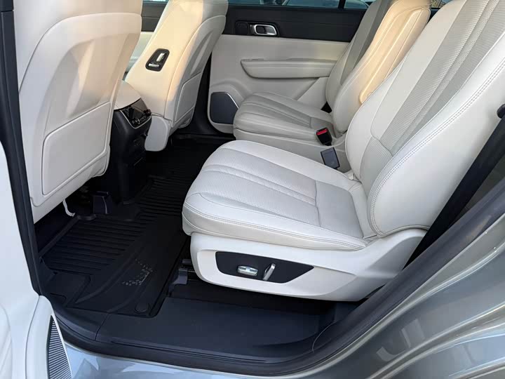 Фото 8 - LiXiang One