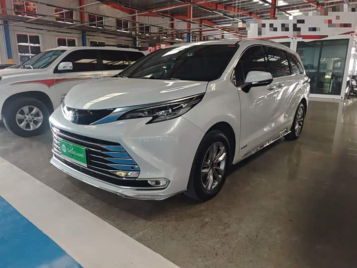 Фото 2 - Toyota Sienna