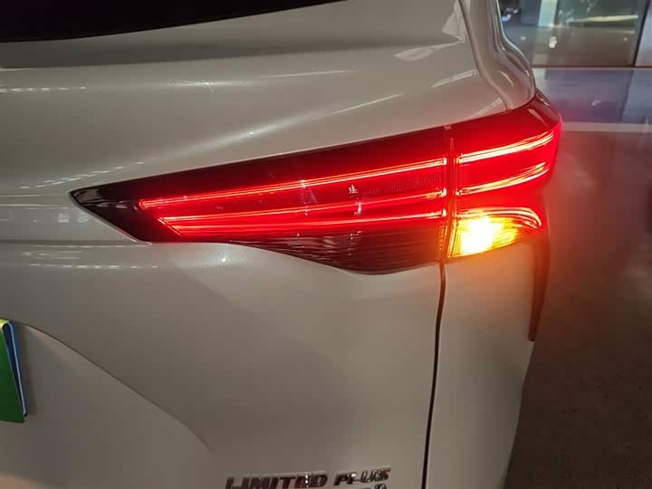 Фото 8 - Toyota Sienna