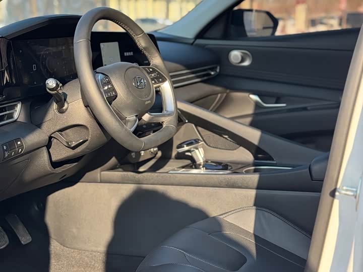 Фото 8 - Hyundai Elantra N line