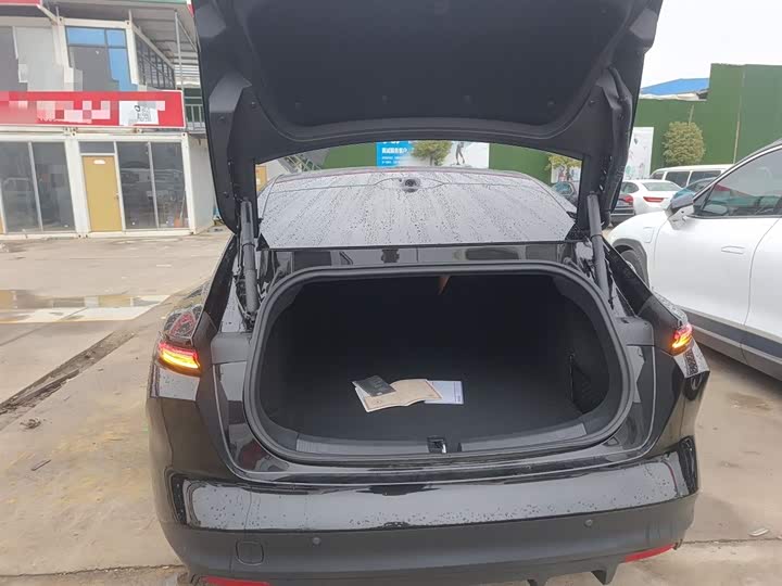 Фото 9 - Nio ET5