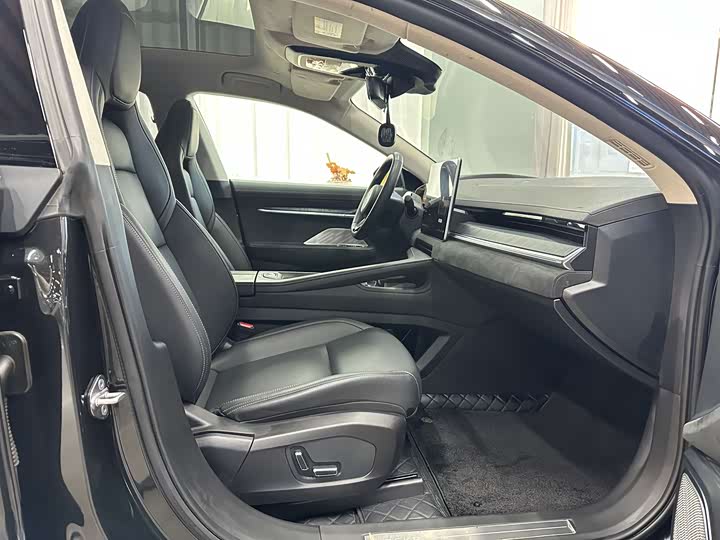 Фото 5 - Zeekr 001