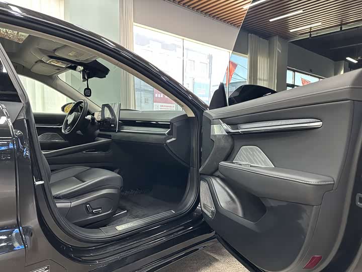 Фото 9 - Zeekr 001