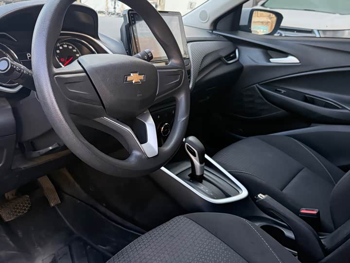 Фото 5 - Chevrolet Onix (Cavalier)