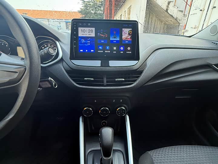 Фото 8 - Chevrolet Onix (Cavalier)