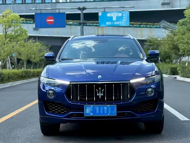 Фото 2 - Maserati Levante