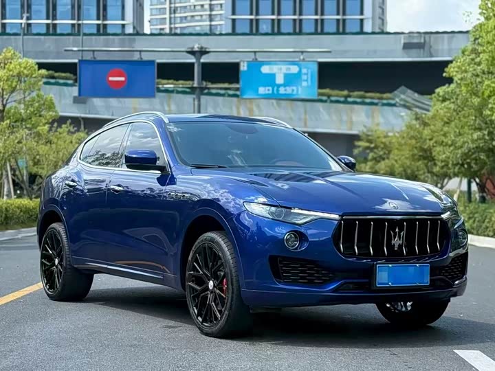 Фото 3 - Maserati Levante