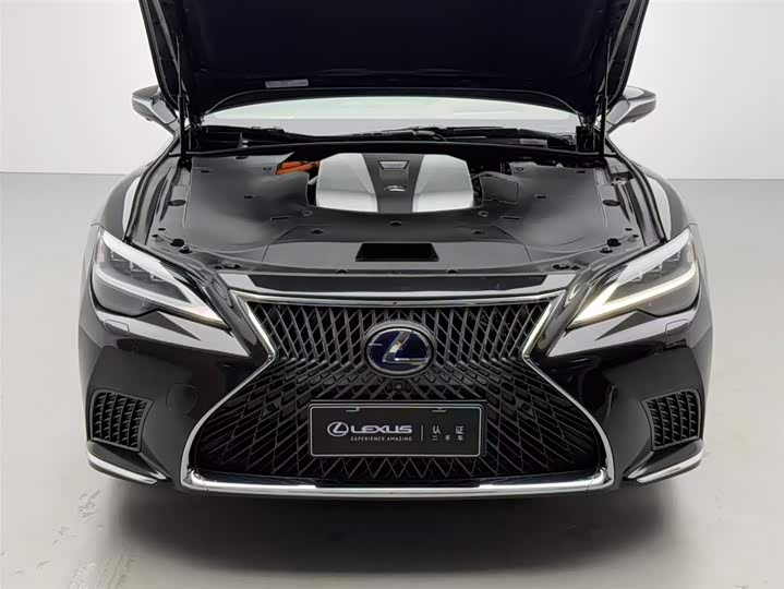 Фото 3 - Lexus LS