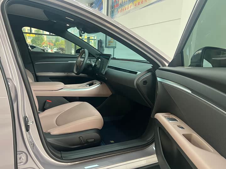 Фото 4 - XPeng Mona M03