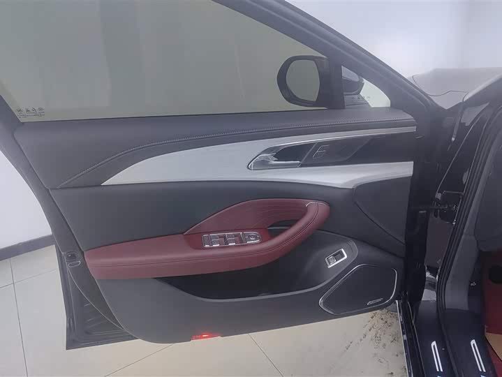 Фото 7 - Hongqi H5 Hybrid