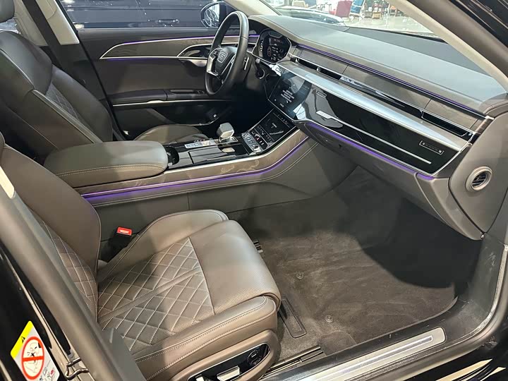 Фото 6 - Audi A8