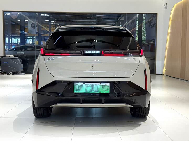 Фото 5 - Zeekr X