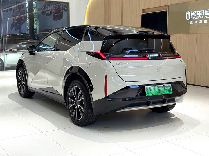 Фото 6 - Zeekr X