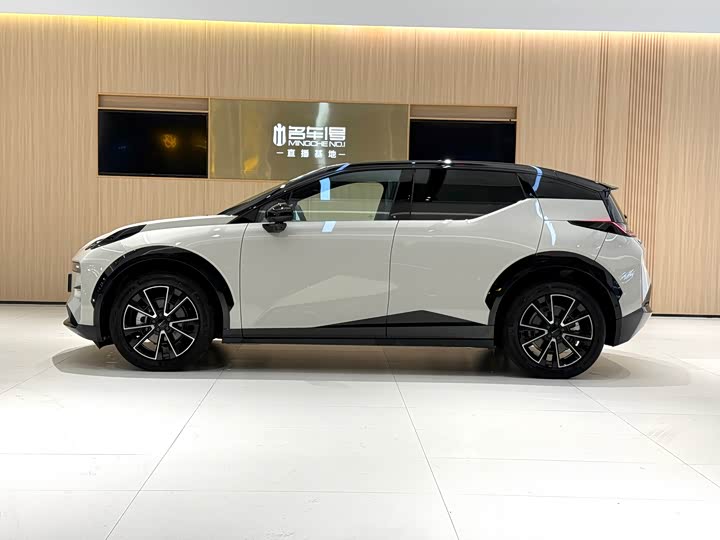 Фото 7 - Zeekr X