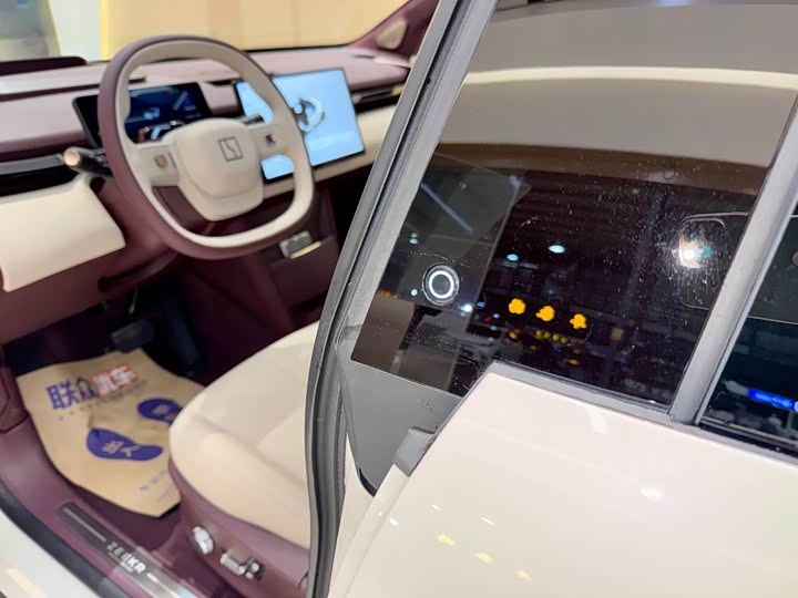 Фото 8 - Zeekr X