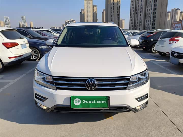 Фото 3 - Volkswagen Tiguan L Pro