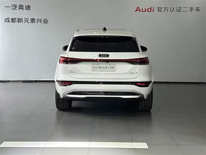 Фото 5 - Audi Q6L e-tron