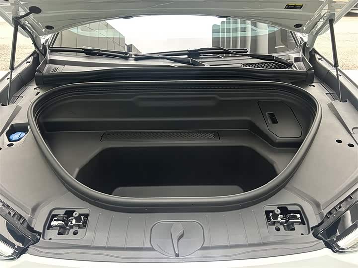 Фото 8 - Audi Q6L e-tron