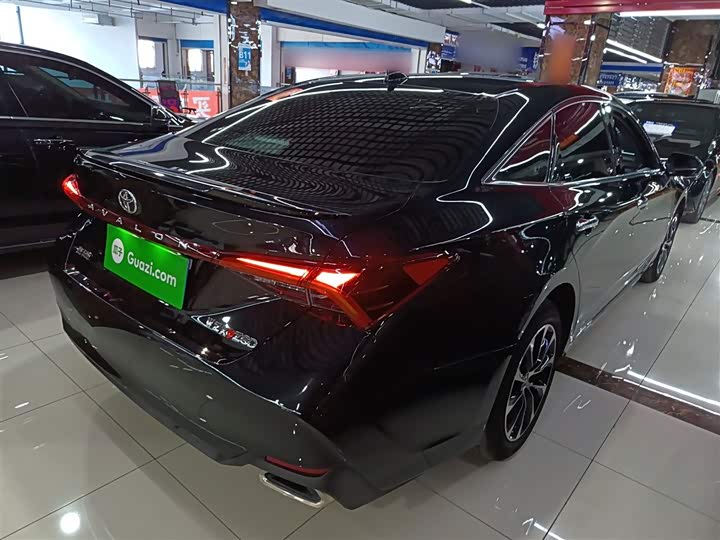 Фото 7 - Toyota Avalon